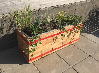 Z&aacute;hony a květin&aacute;če